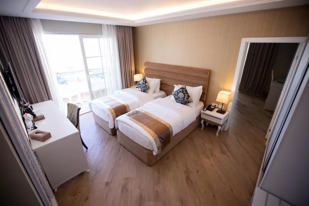 Grand Blu Fa-Fa Family 2.jpg